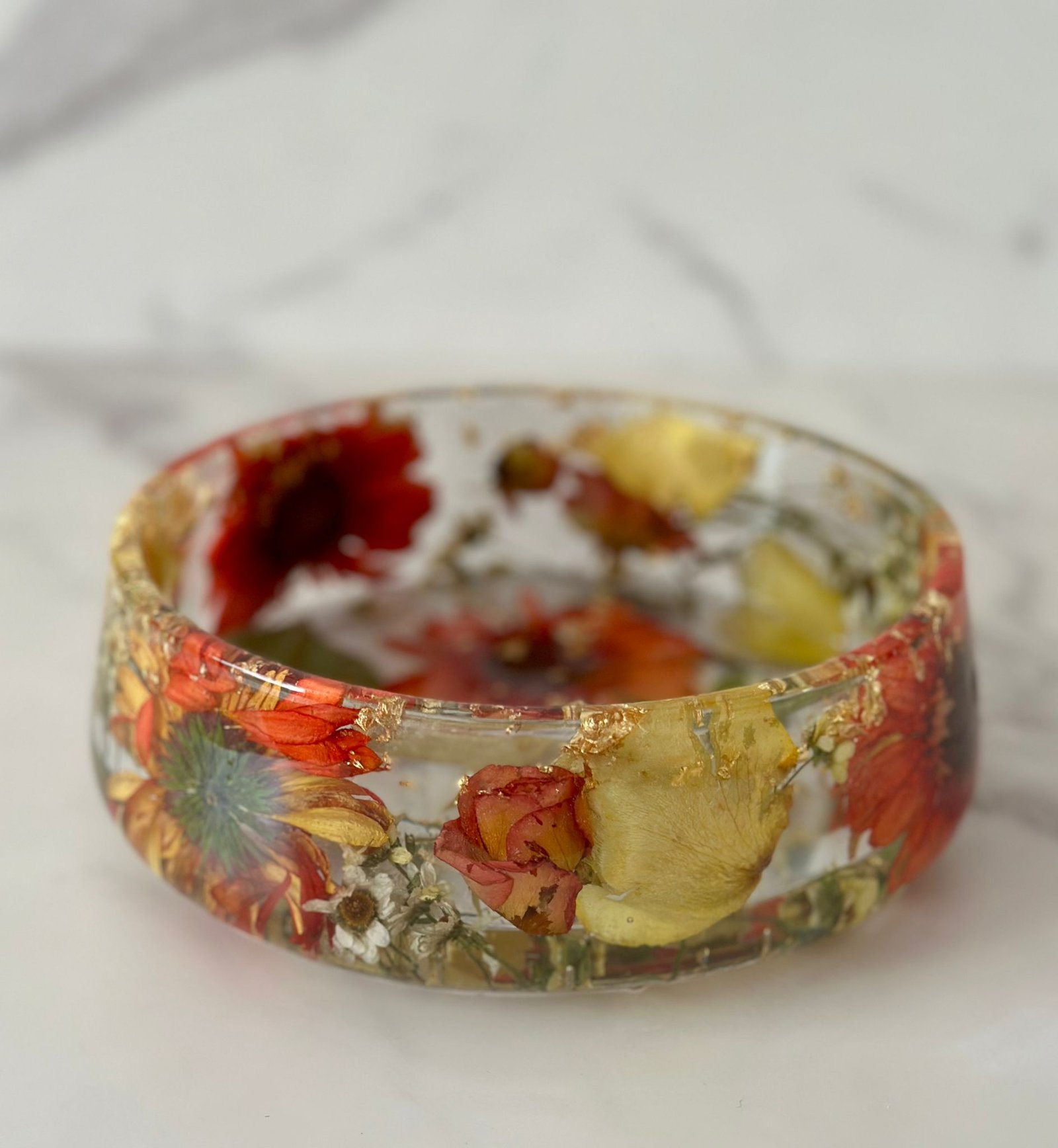 Resin flower preservation — heart paperweight with pink gerbera